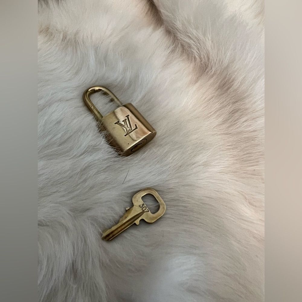 Authentic Louis Vuitton Gold Lock & Key
Matching Set (#307) - Picture 7 of 7
